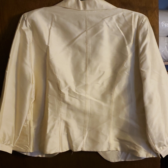XL cream silk short lightweight jacket, silk lined - Picture 5 of 7